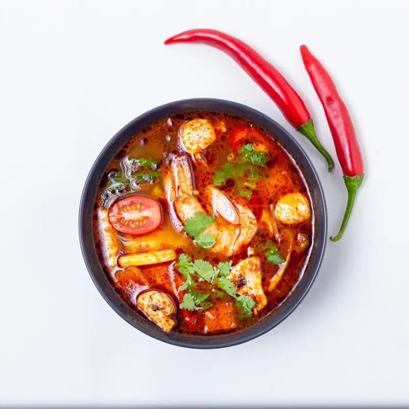 6. STÆRK TOM YAM SUPPE ( 3 chili )